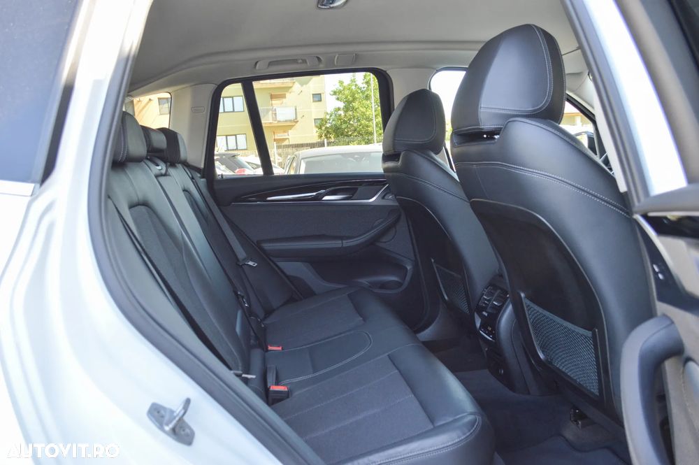 BMW X3 xDrive20d AT Luxury Line - 27