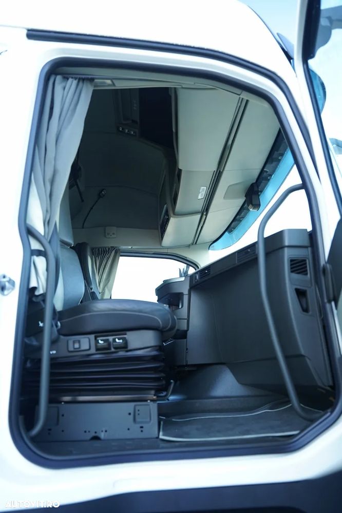 Volvo FH 500 / XXL / NON-I-SAVE / EURO 6 / ANVELOPE NOI / AER CONDIȚIONAT DE STAȚIONARE / I-SHIFT / PROVENIT DIN CONTRACT DE SERVICE / - 37