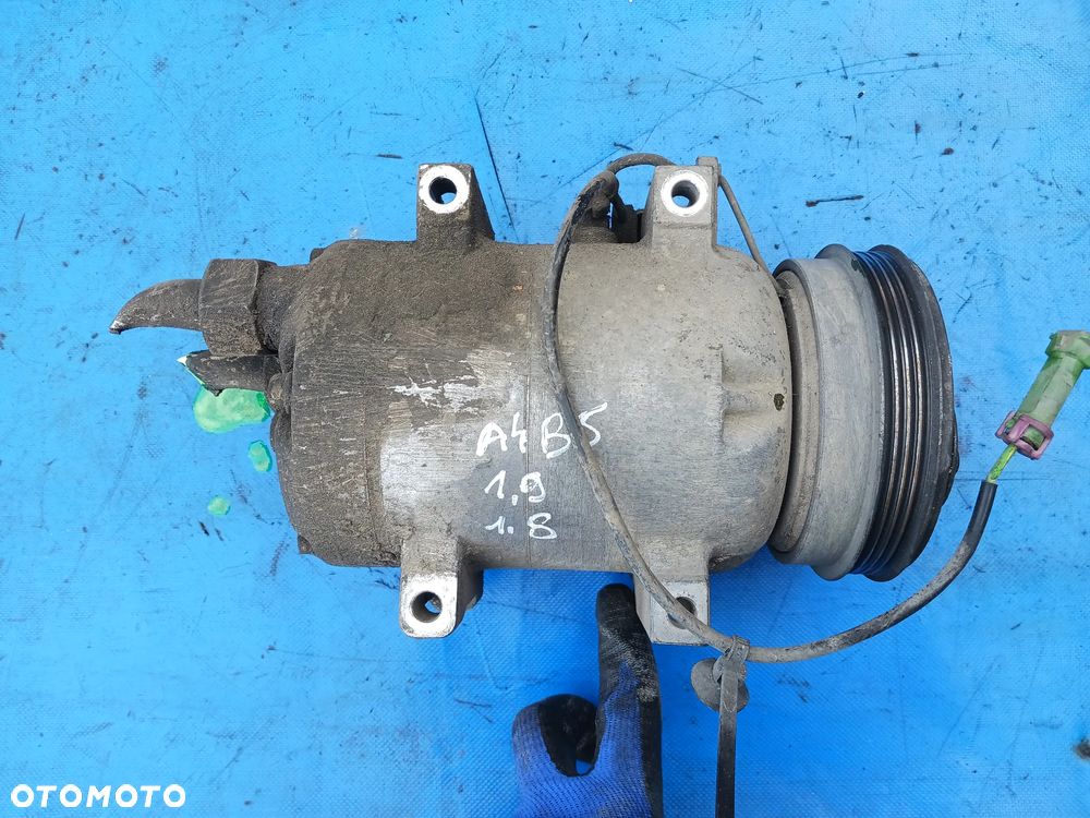 Kompresor klimatyzacji Audi A4 b5 A6 C5 vw Passat B5 przedlift 8D0260805 - 1
