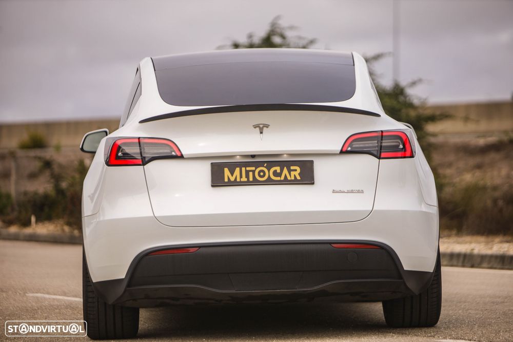 Tesla Model Y Performance Dual Motor AWD - 9