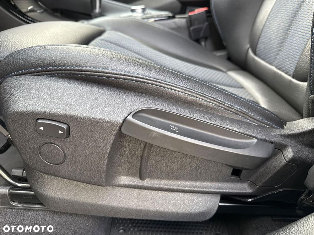 BMW X1 xDrive20i M Sport - 24