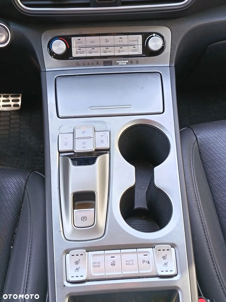 Hyundai Kona Premium - 12
