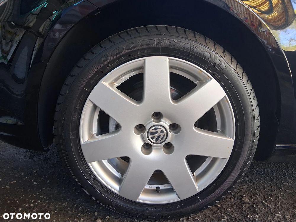 Volkswagen Touran - 21