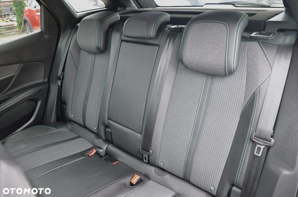 Peugeot 3008 1.2 PureTech Allure S&S - 14