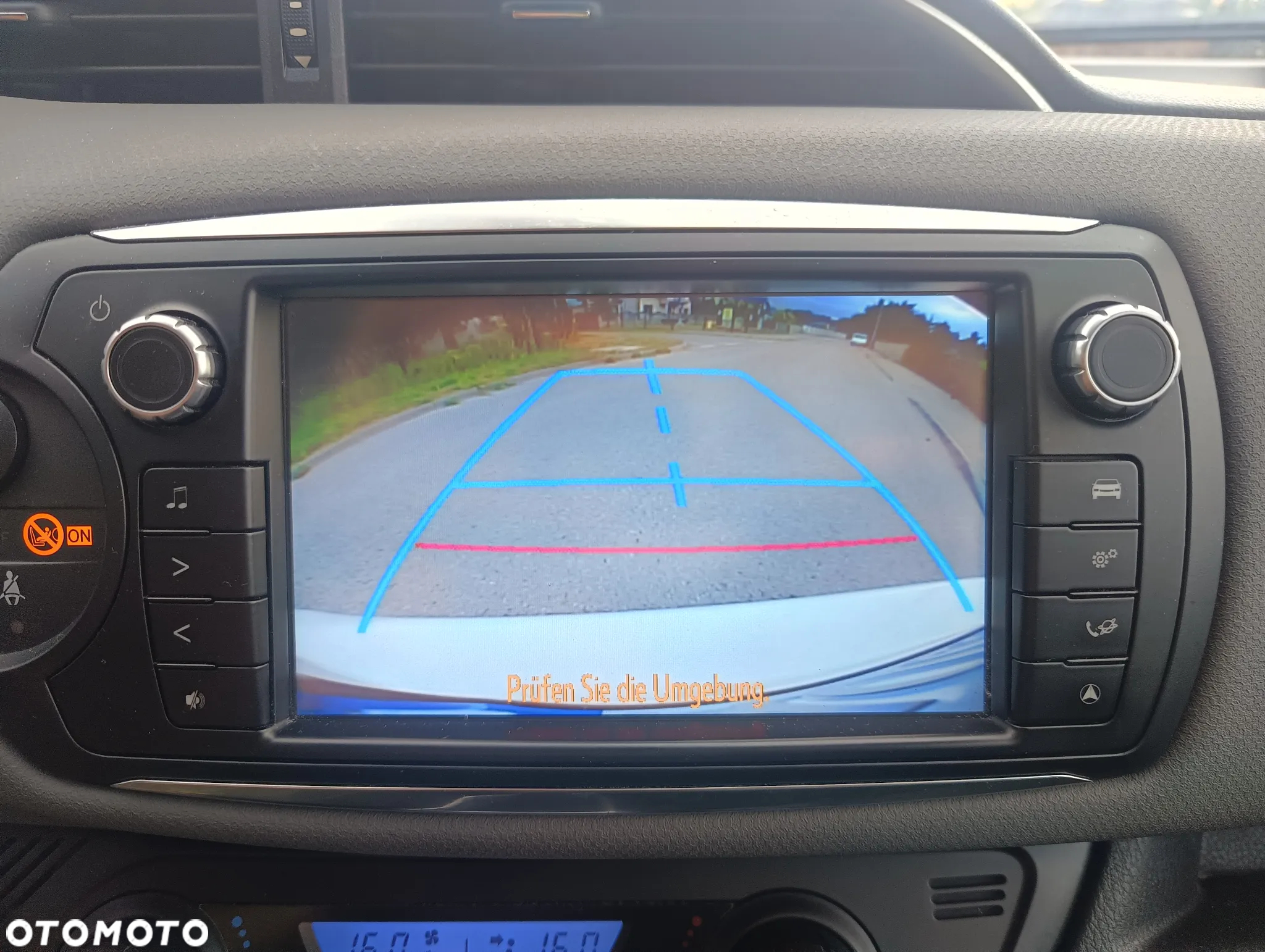 Toyota Yaris Hybrid 100 Premium - 21