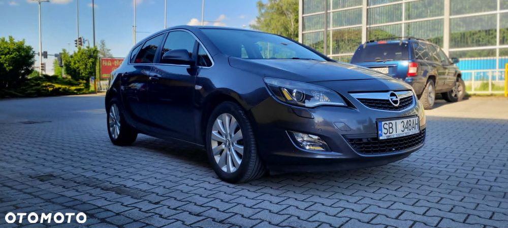 Opel Astra 2.0 CDTI Cosmo - 1