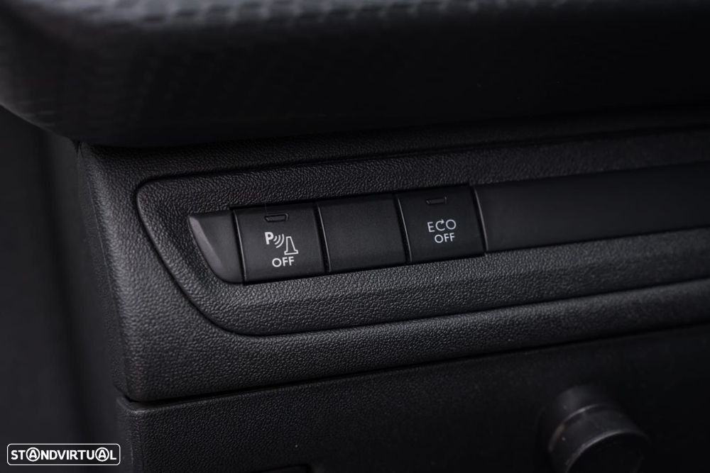 Peugeot 208 1.2 PureTech Signature - 9