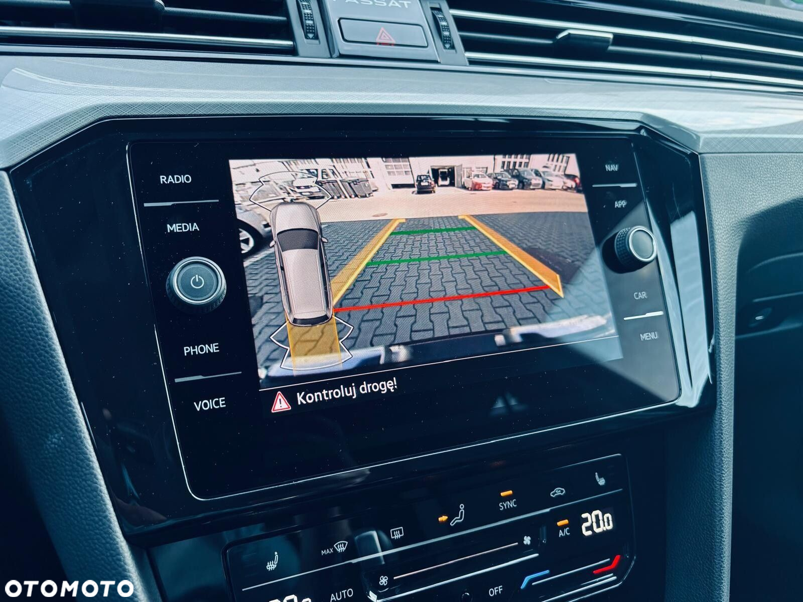 Volkswagen Passat 2.0 TDI Business DSG - 30