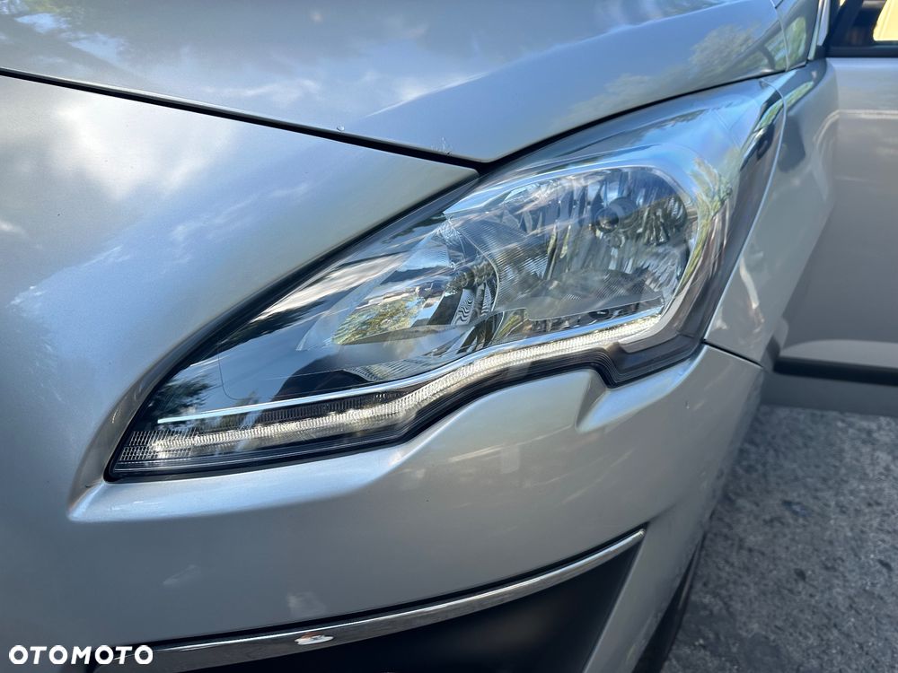 Peugeot 3008 1.6 Premium - 11