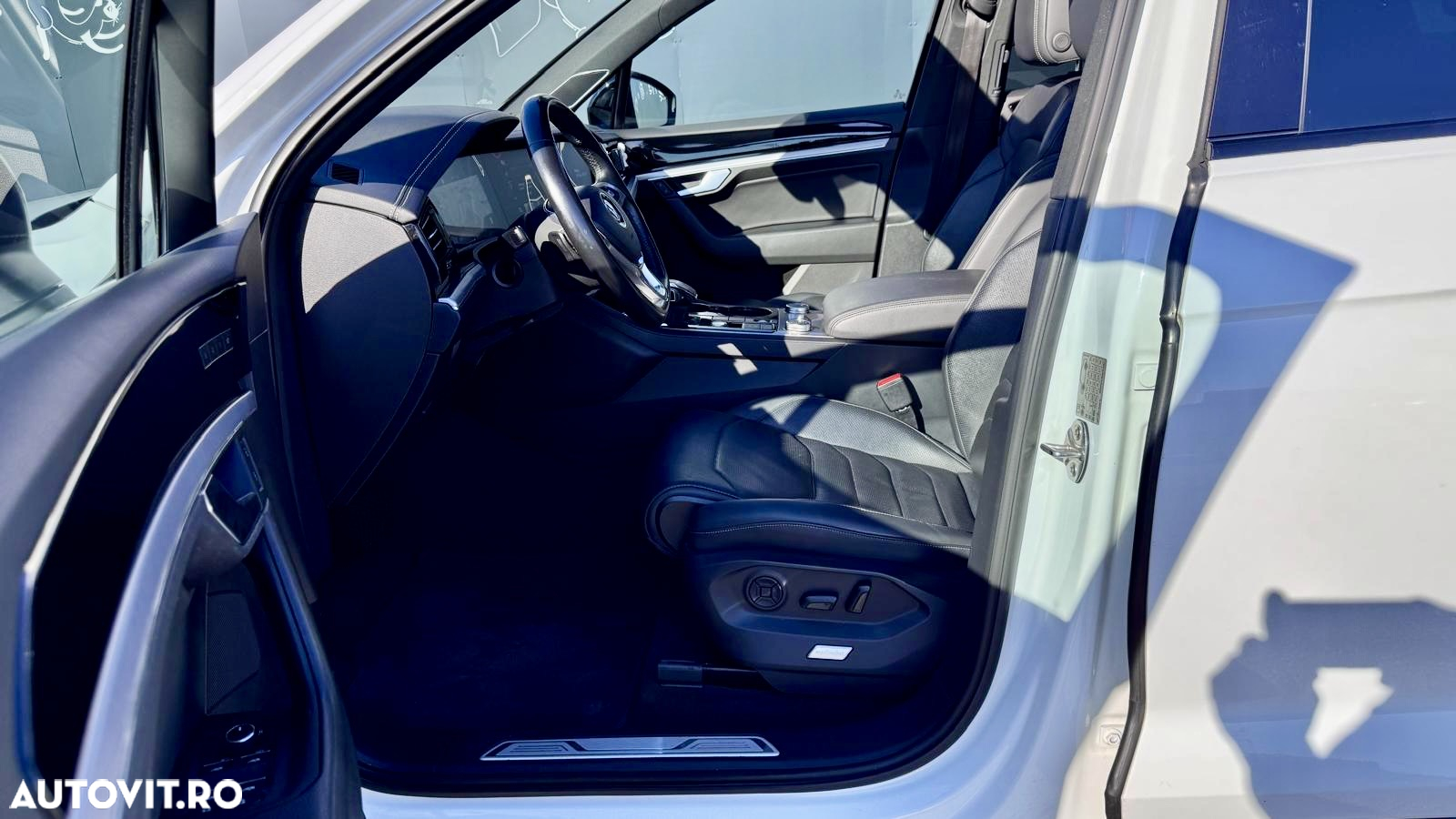 Volkswagen Touareg V6 TDI R-Style - 12