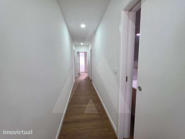 Moradia T3 remodelada a poucos minutos do C. C. Glicínias em Aradas - Grande imagem: 5/14