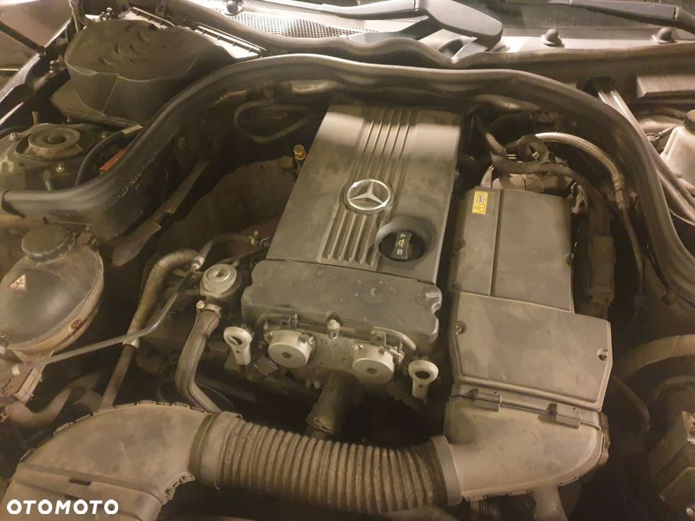 Mercedes-Benz Klasa E 200 BlueEFFICIENCY Automatik Classic - 3