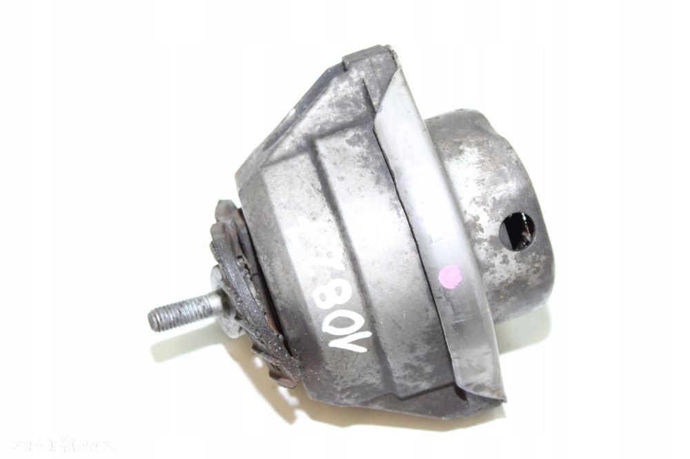 6768228 BMW E64 645I N62 PODUSZKA SILNIKA - 6