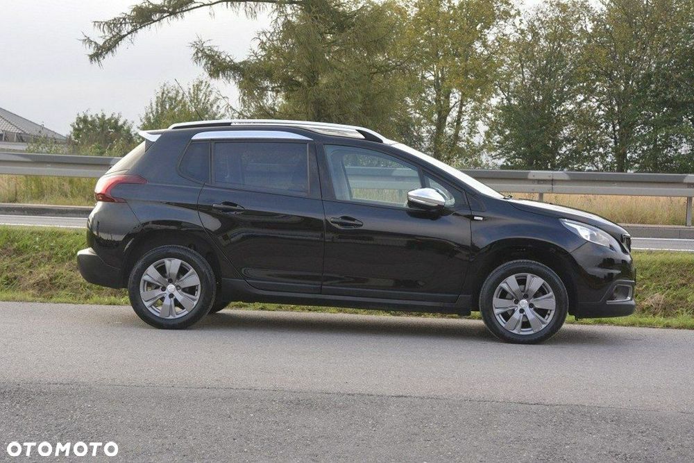 Peugeot 2008 1.2 Pure Tech Style EU6 - 11