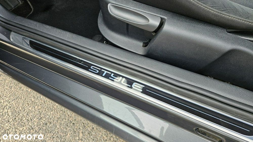 Volkswagen Polo 1.6 Tour Edition - 16