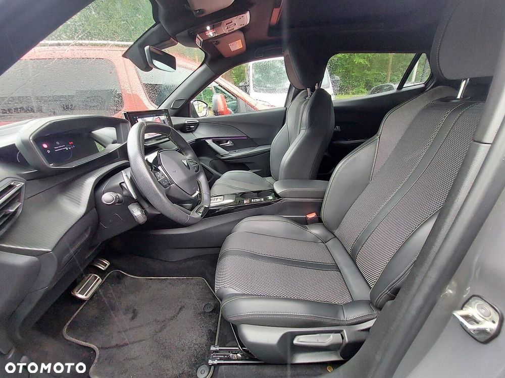 Peugeot 2008 1.2 PureTech GT S&S EAT8 - 13
