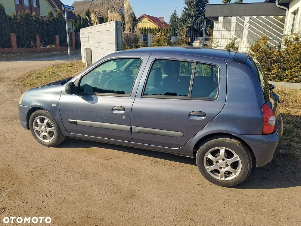 Renault Clio - 17