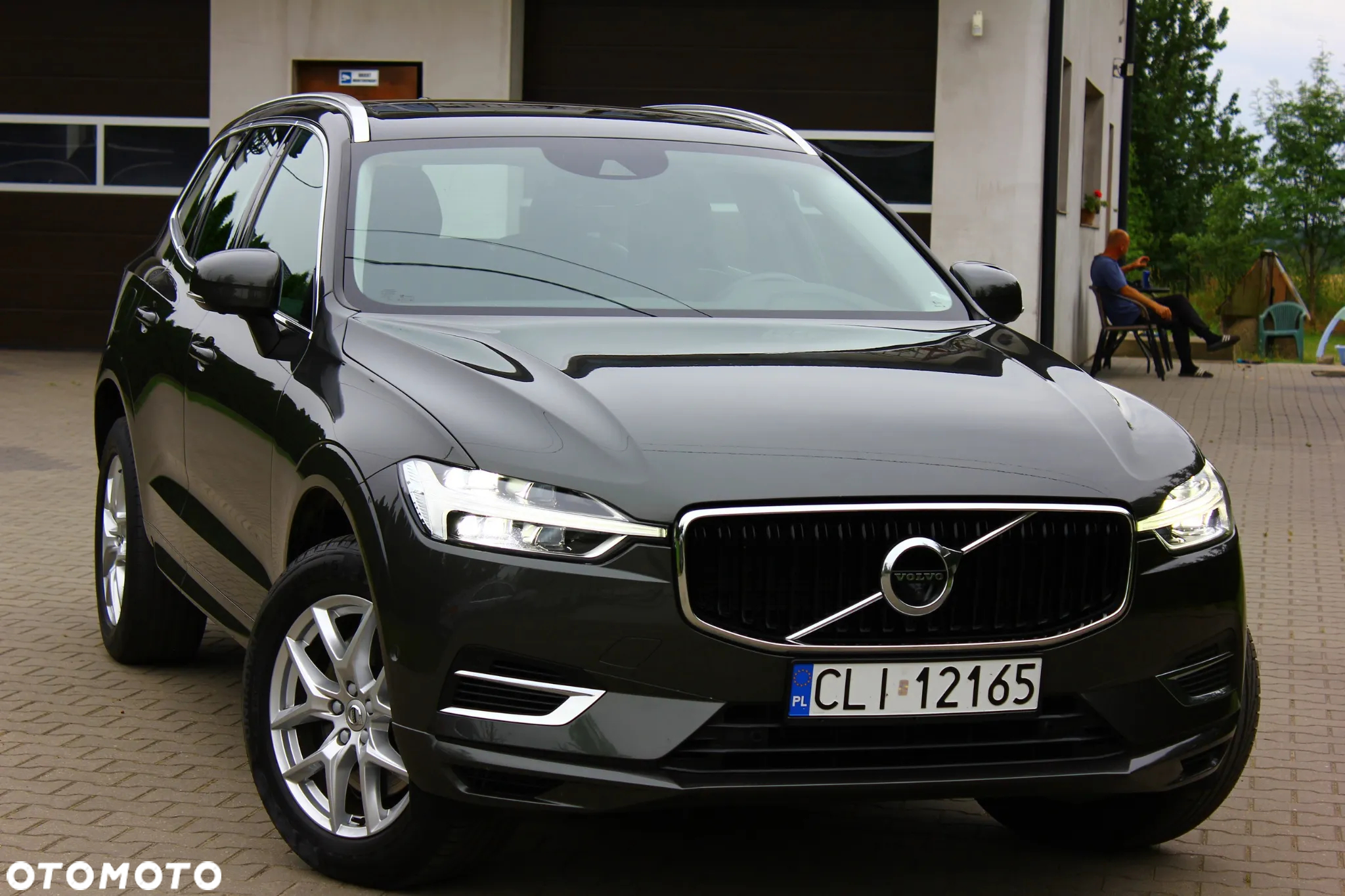 Volvo XC 60 T8 Twin Engine AWD Geartronic Momentum - 2