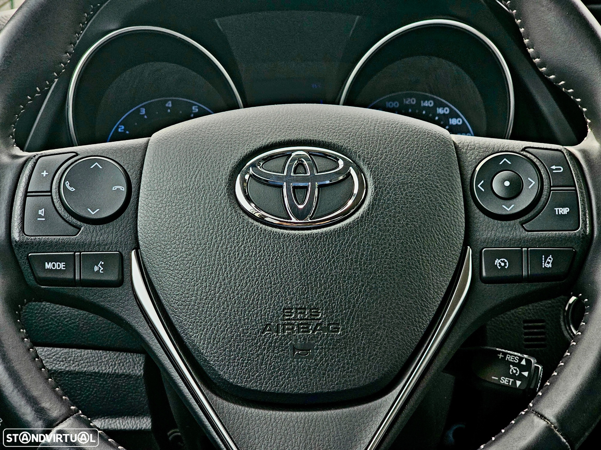 Toyota Auris 1.2 Turbo Team Deutschland - 16