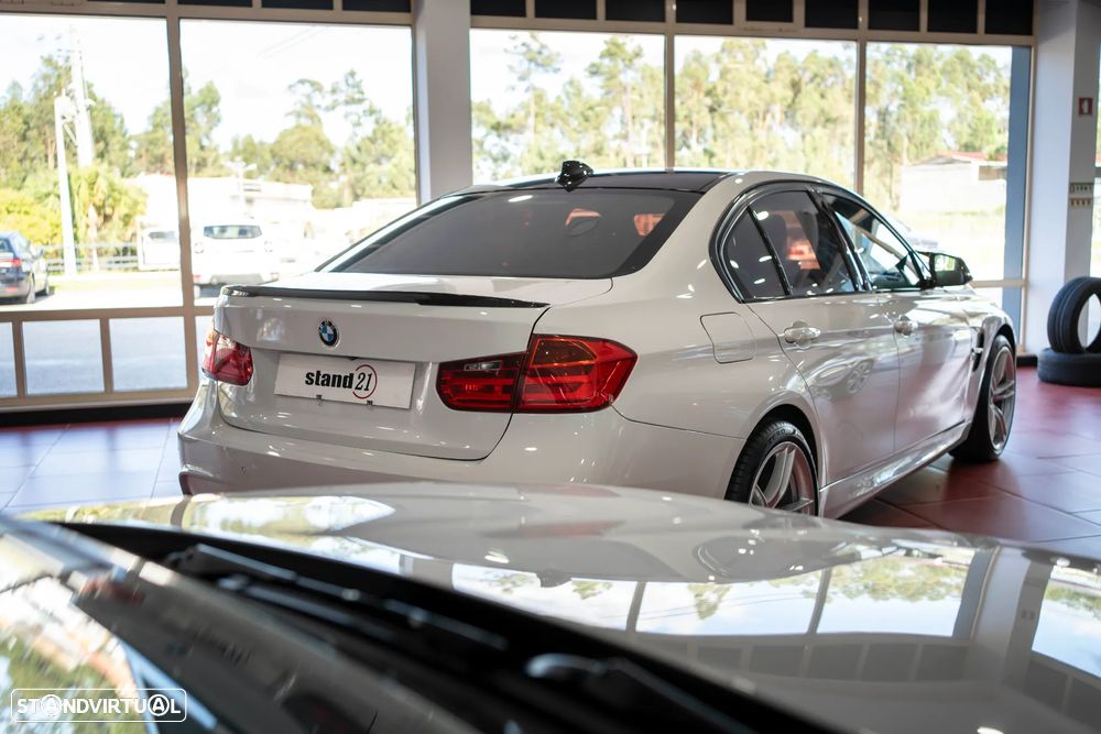 BMW 320 d Blue Performance Sport Line - 9