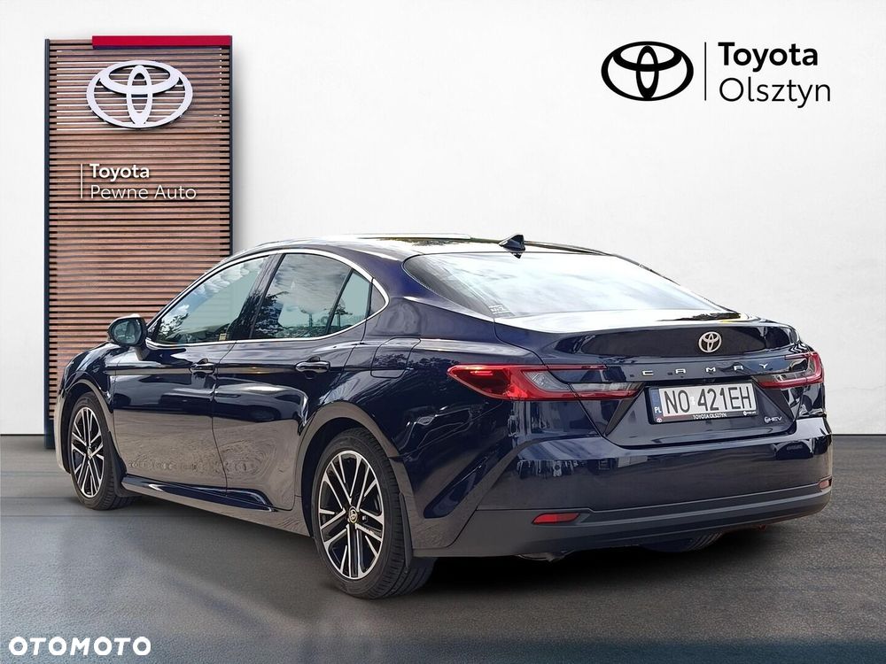 Toyota Camry - 3