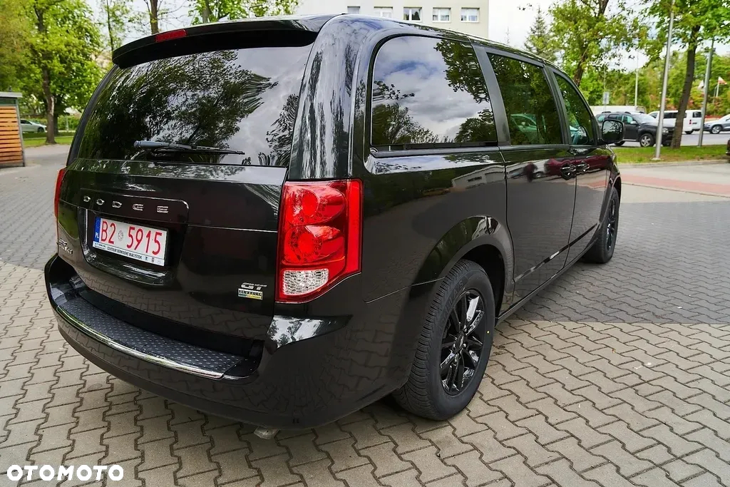 Dodge Caravan - 27