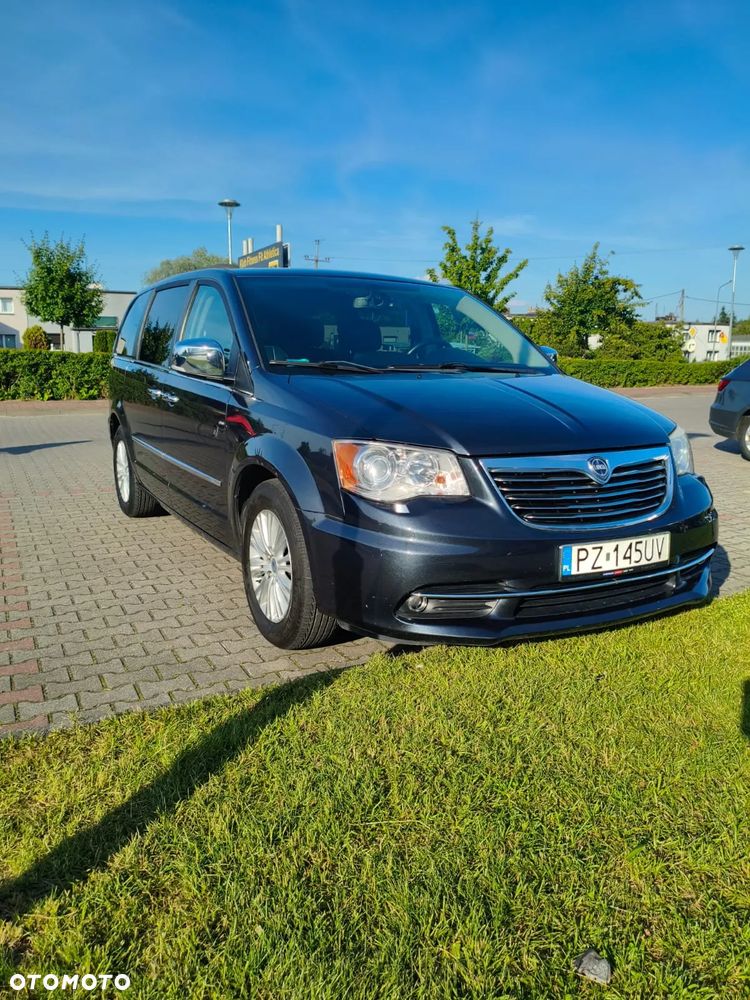 Lancia Voyager - 1