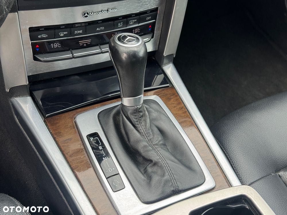 Mercedes-Benz Klasa E 200 CDI DPF BlueEFFICIENCY Automatik - 27