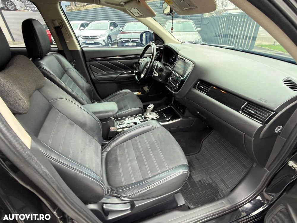 Mitsubishi Outlander - 18