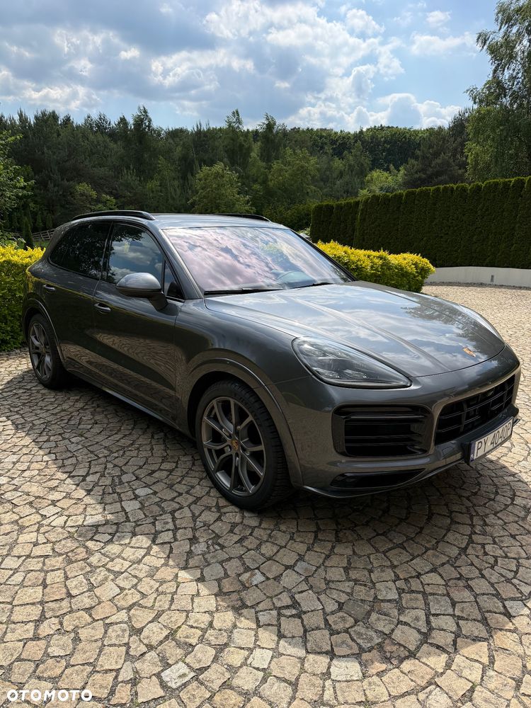 Porsche Cayenne - 2