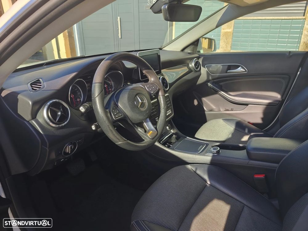 Mercedes-Benz CLA 200 (CDI) d 4Matic 7G-DCT - 17