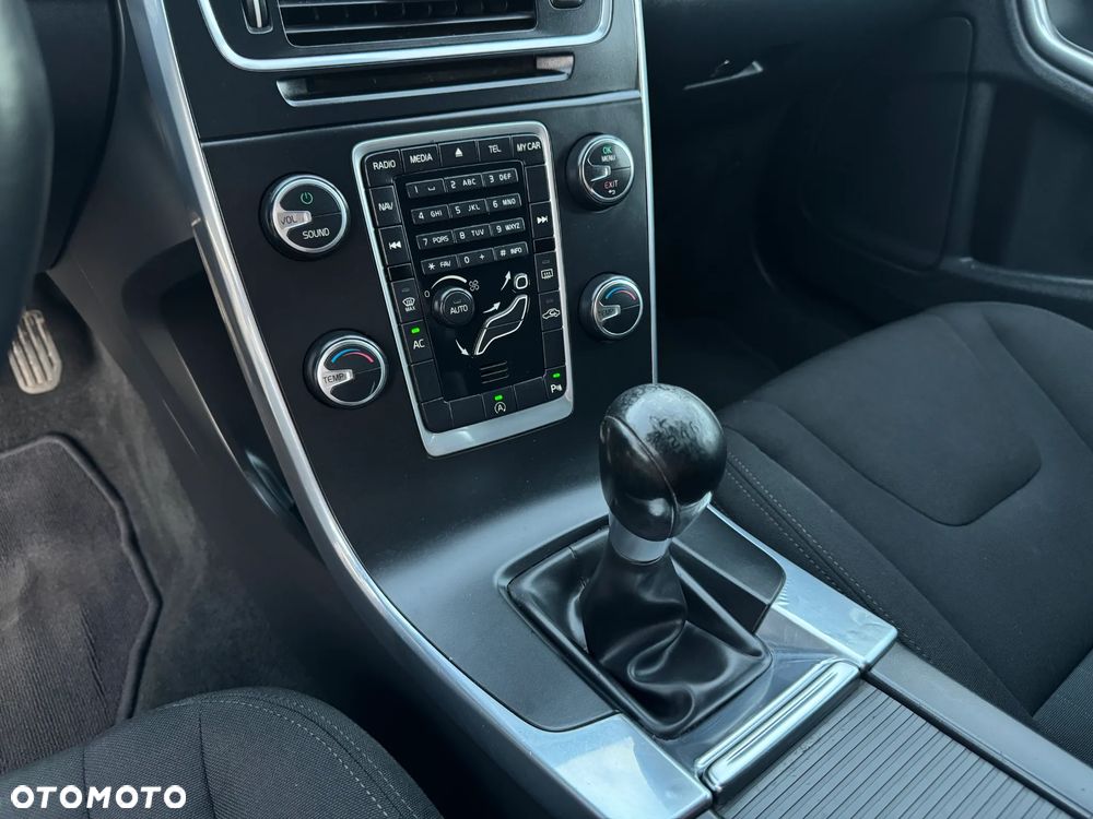 Volvo V60 D3 Business Edition - 16