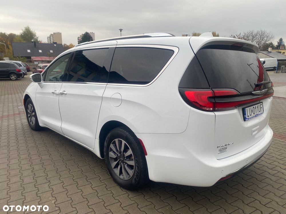 Chrysler Pacifica - 3