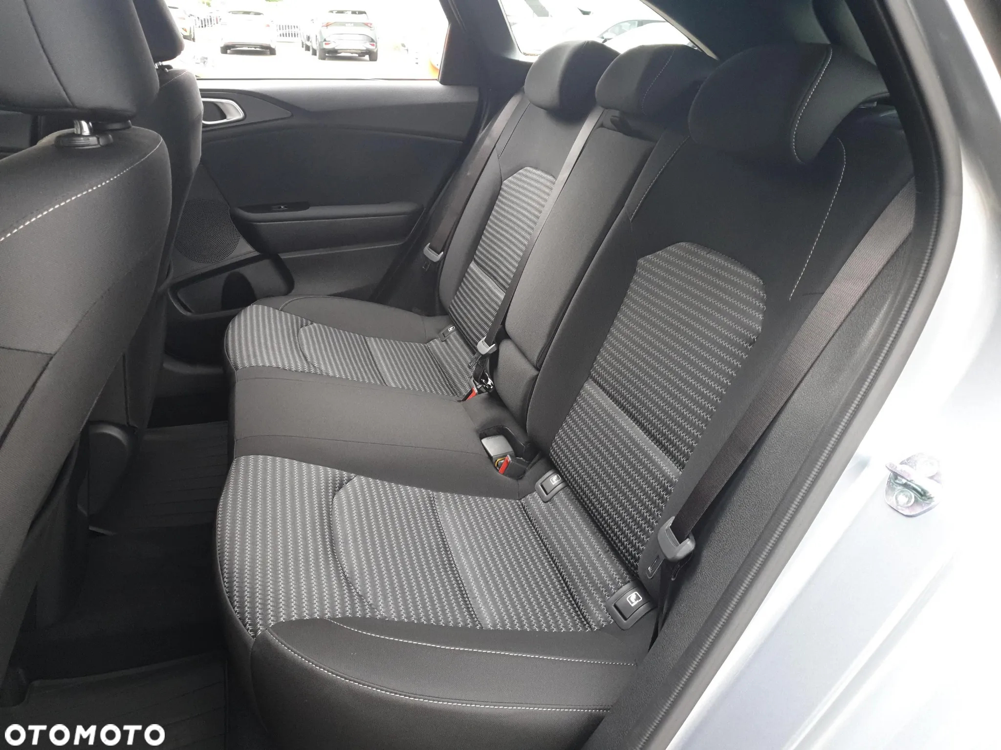 Kia Ceed 1.5 T-GDI M - 11