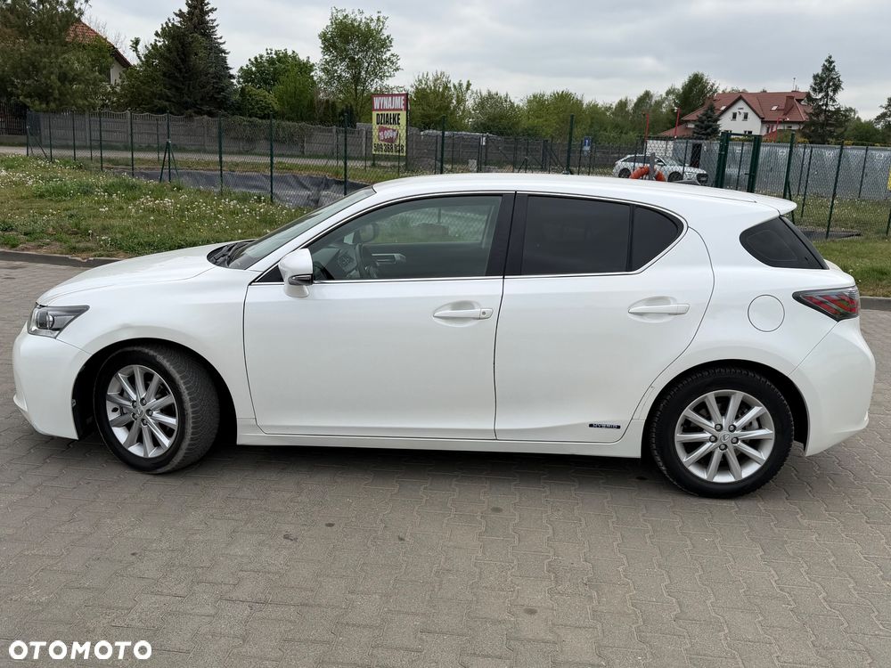 Lexus CT 200h Prestige - 8
