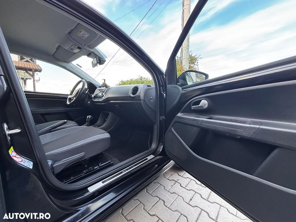 Volkswagen e-Up! - 13