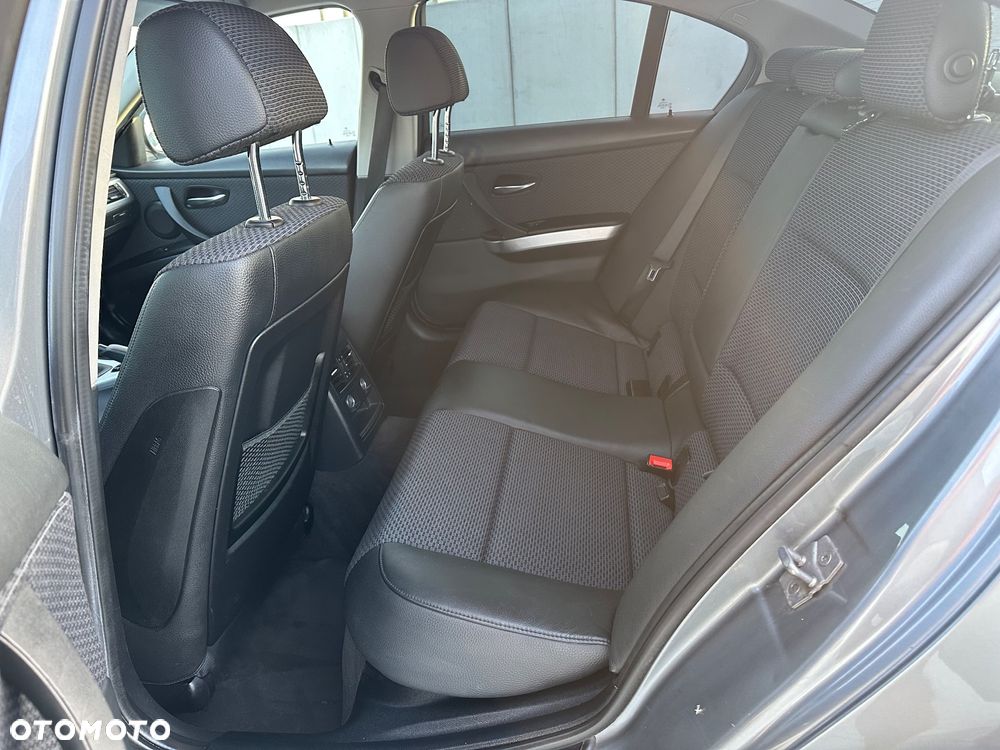 BMW Seria 3 320d DPF - 16
