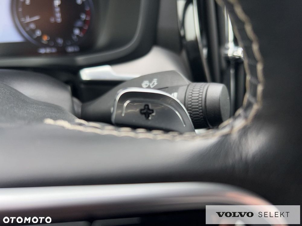 Volvo S60 T5 AWD R-Design - 24