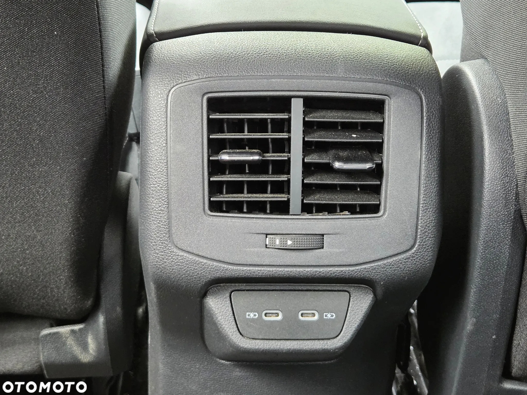 Volkswagen T-Roc 1.5 TSI Style - 22