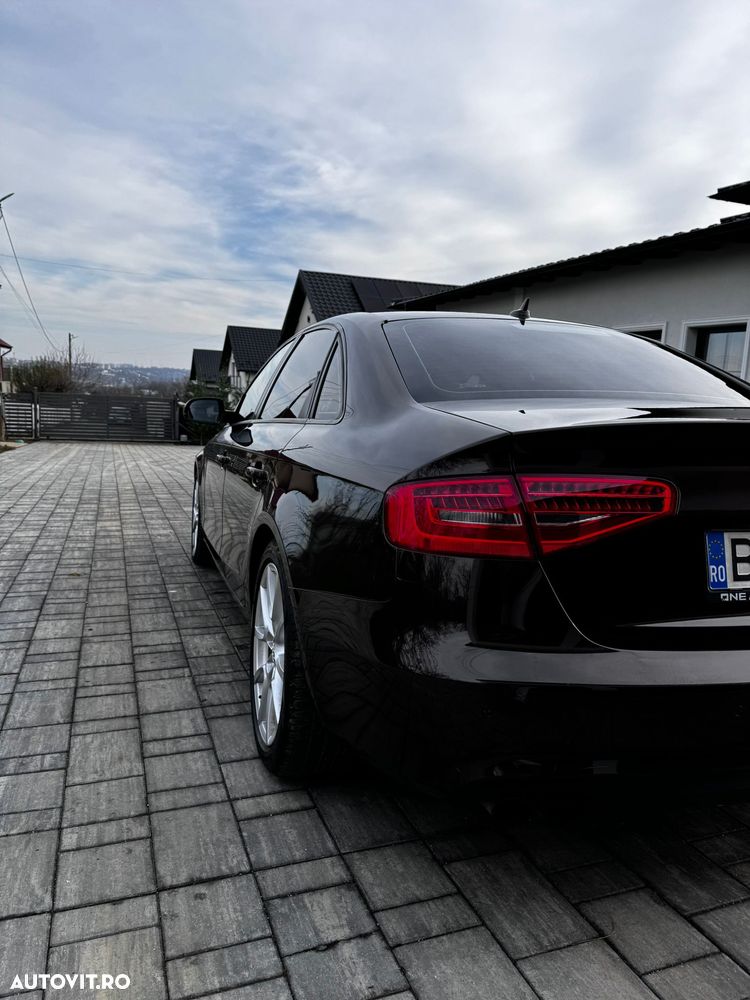 Audi A4 2.0 TDI DPF quattro S tronic Attraction - 2