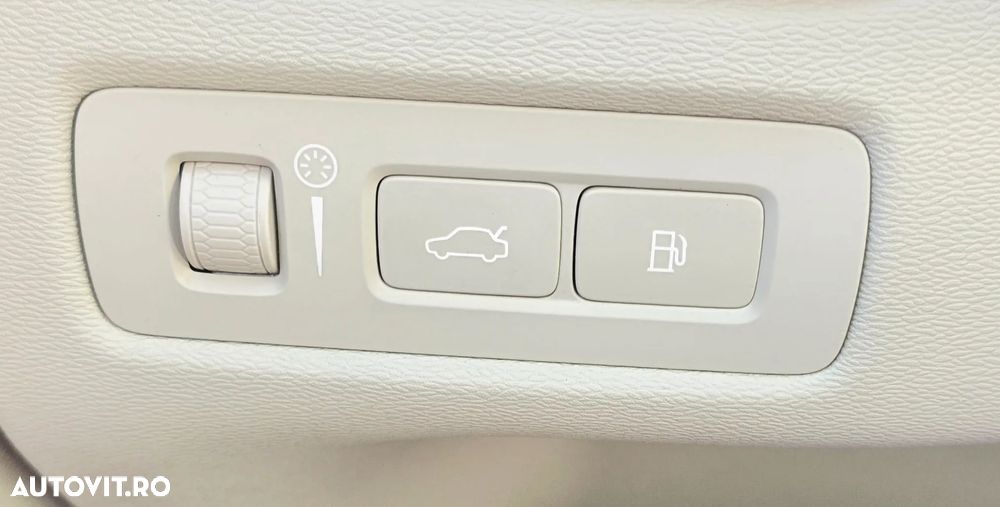 Volvo XC 60 T8 Twin Engine AWD Momentum - 16