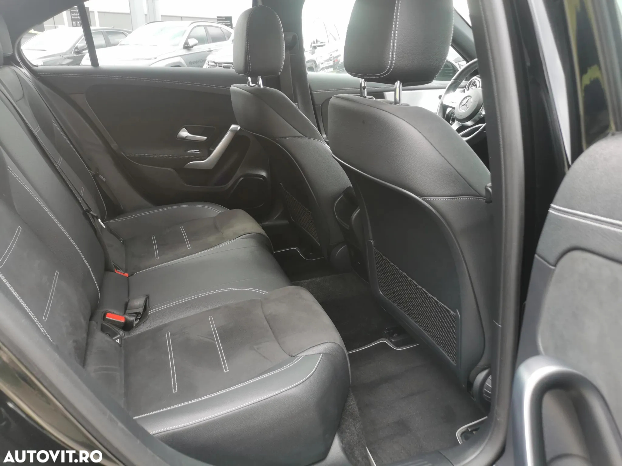 Mercedes-Benz A 250 e 8G-DCT AMG Line - 14