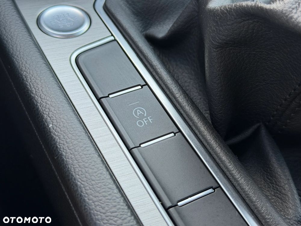 Volkswagen Passat 2.0 TDI EVO Essence - 17