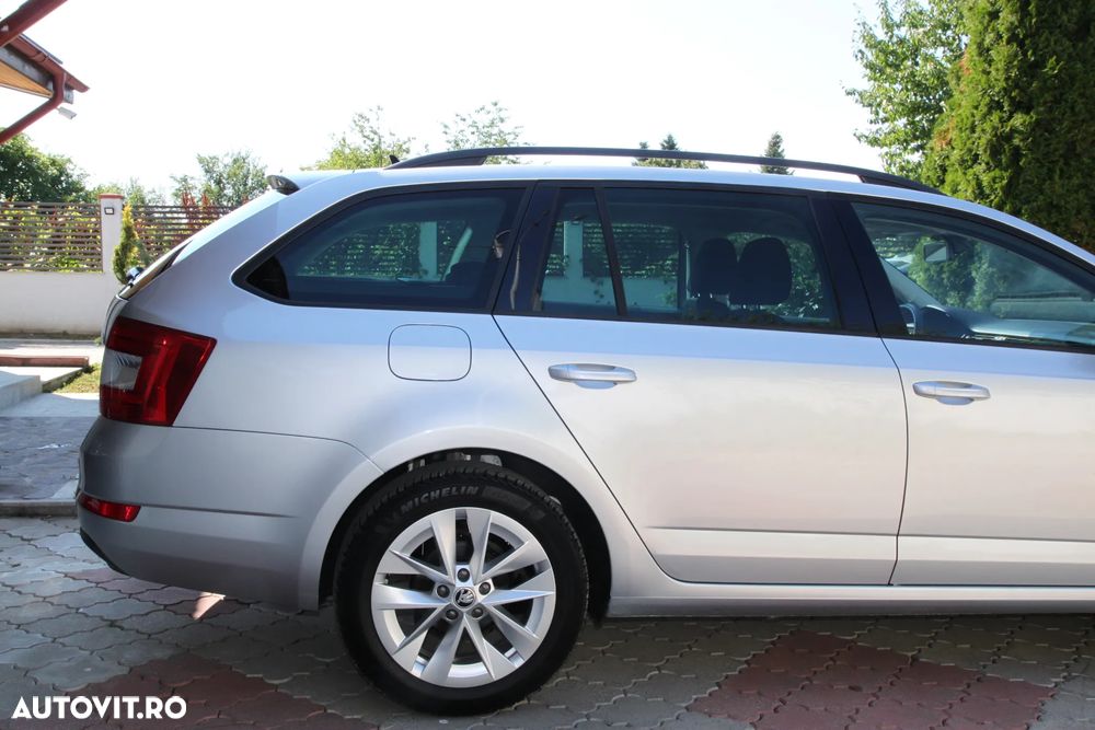Skoda Octavia 2.0 TDI DSG Ambition - 19