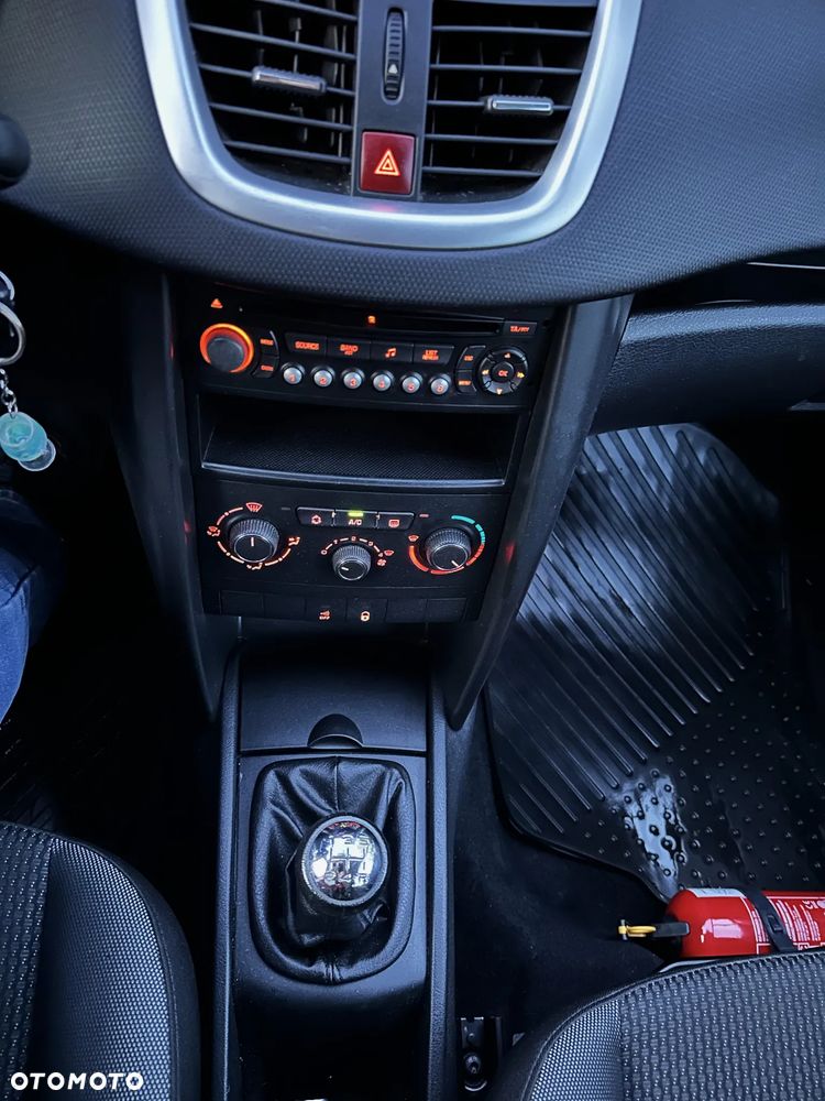 Peugeot 207 1.4 Trendy - 14