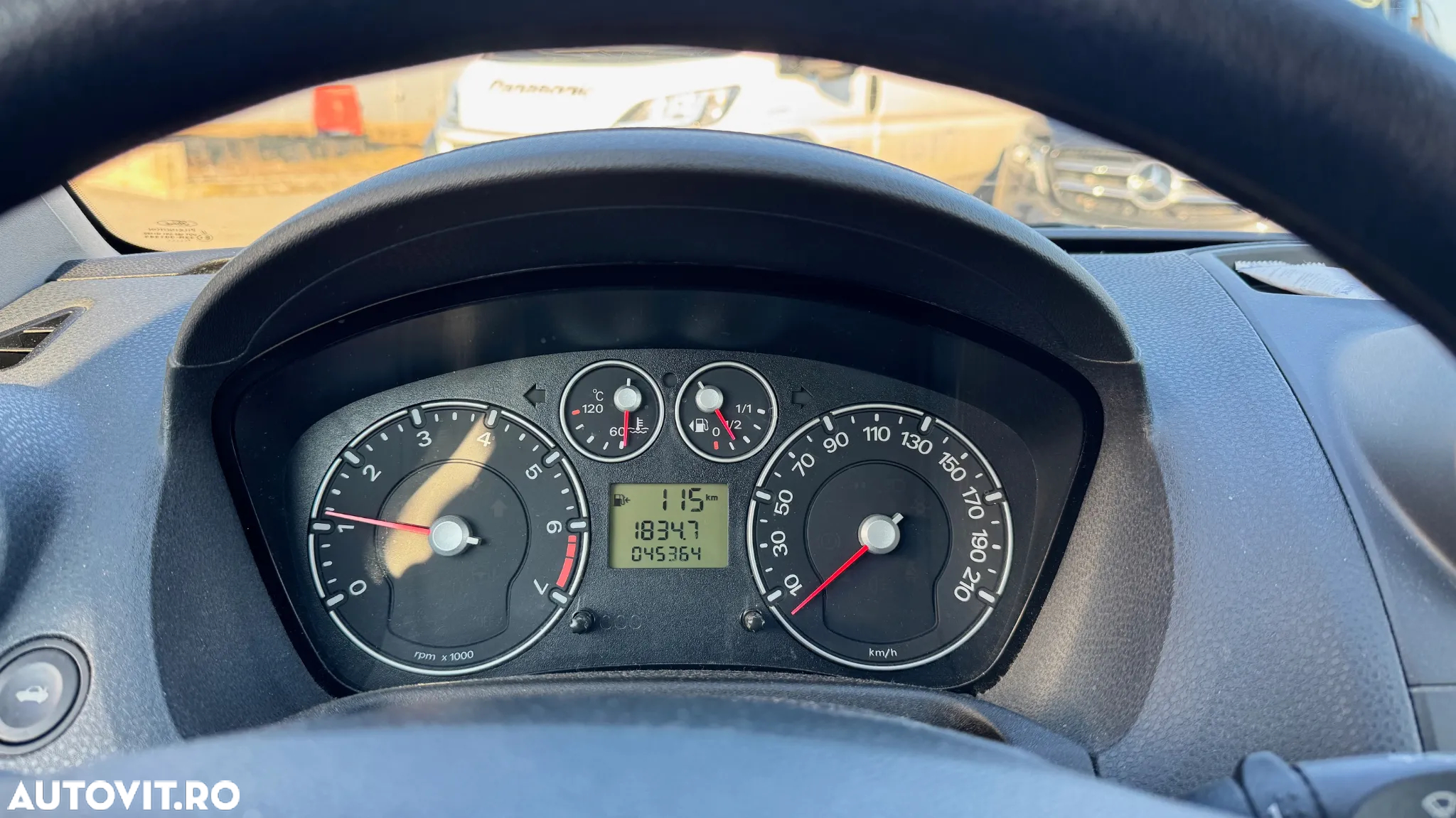 Ford Fiesta 1.3i Ambiente - 5