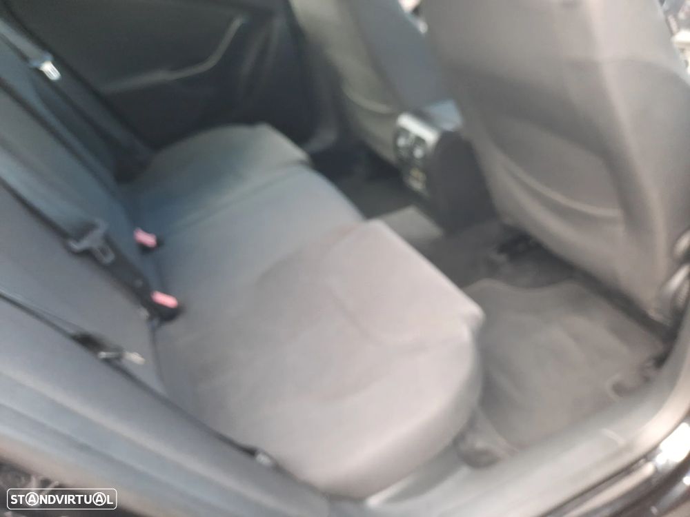 VW Passat Variant 2.0 TDI Confortline - 34