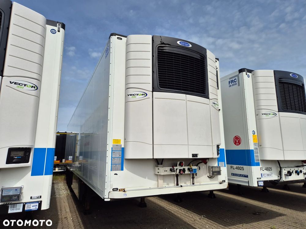 Schmitz Cargobull Chłodnia, Oś Podnoszona, Vector 1550