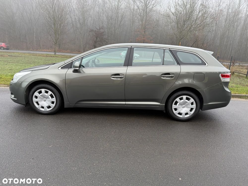 Toyota Avensis 1.8 Executive - 10