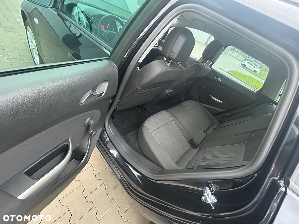 Opel Astra 1.4 Turbo Edition Sport - 22